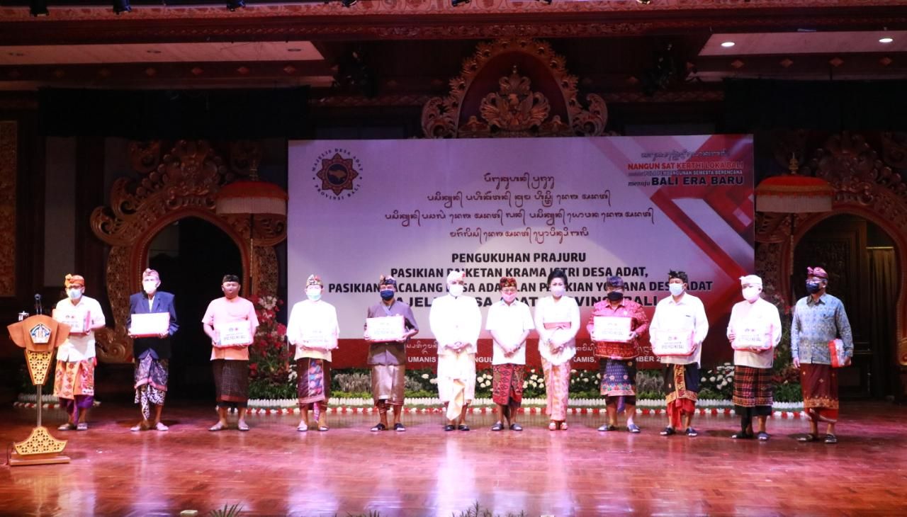 podiumnews.com-Gubernur Koster Minta Lembaga Desa Adat Dikelola Baik, Lurus, dan Tulus